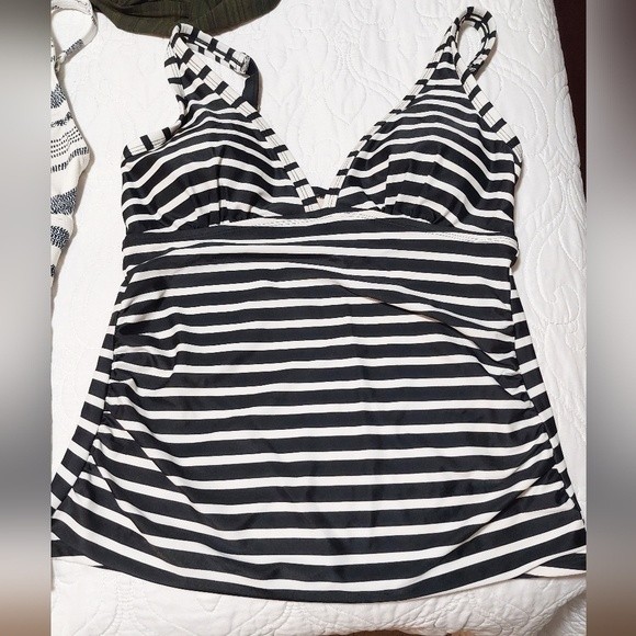 Lot of 4 Swim Tops - Kona Sol, Tommy Bahama, Merona, Mossimo Women's Swim Bundle - Picture 5 of 10